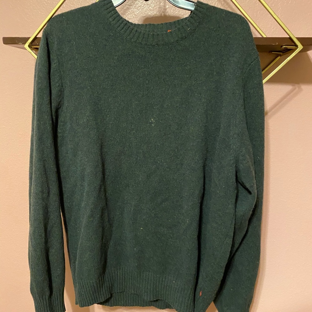 LARGE OLIVE GREEN SWEATER